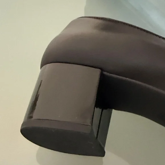 Michael Kors Black Leather Loafers – Size 8 with Pearl Details - Picture 3 of 7